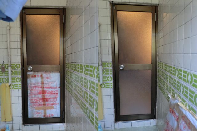 愛知県名古屋市港区 「てっきり浴室ドアごと交換だと思ってましたが、修理で済んでくれて助かりました！」浴室ドアパネル修理、交換 工事会社【株式会社サッシ.NET】